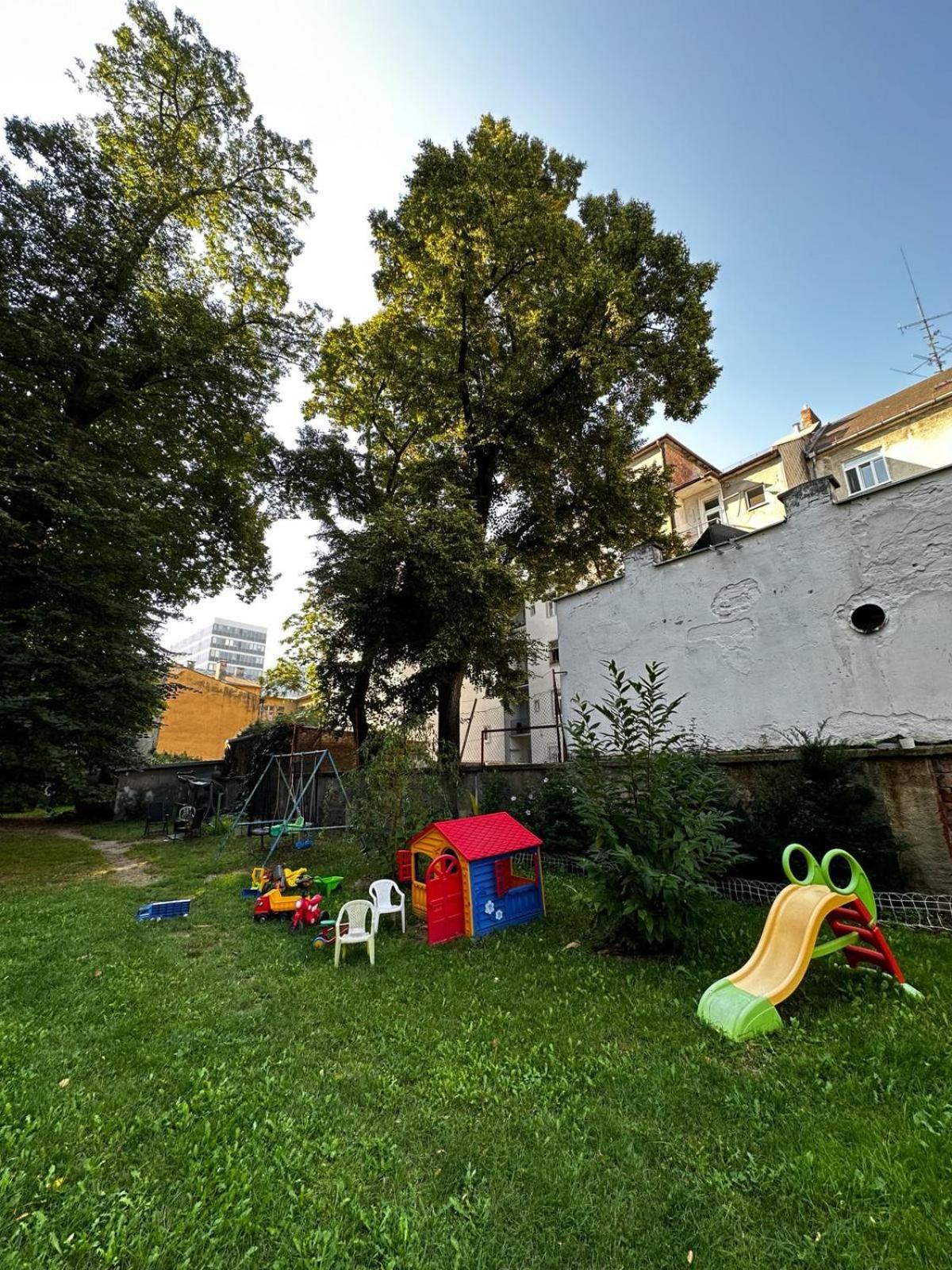 Urban Zenhouse No.2 - Breakfast Included Apartment Bratislava Exterior photo
