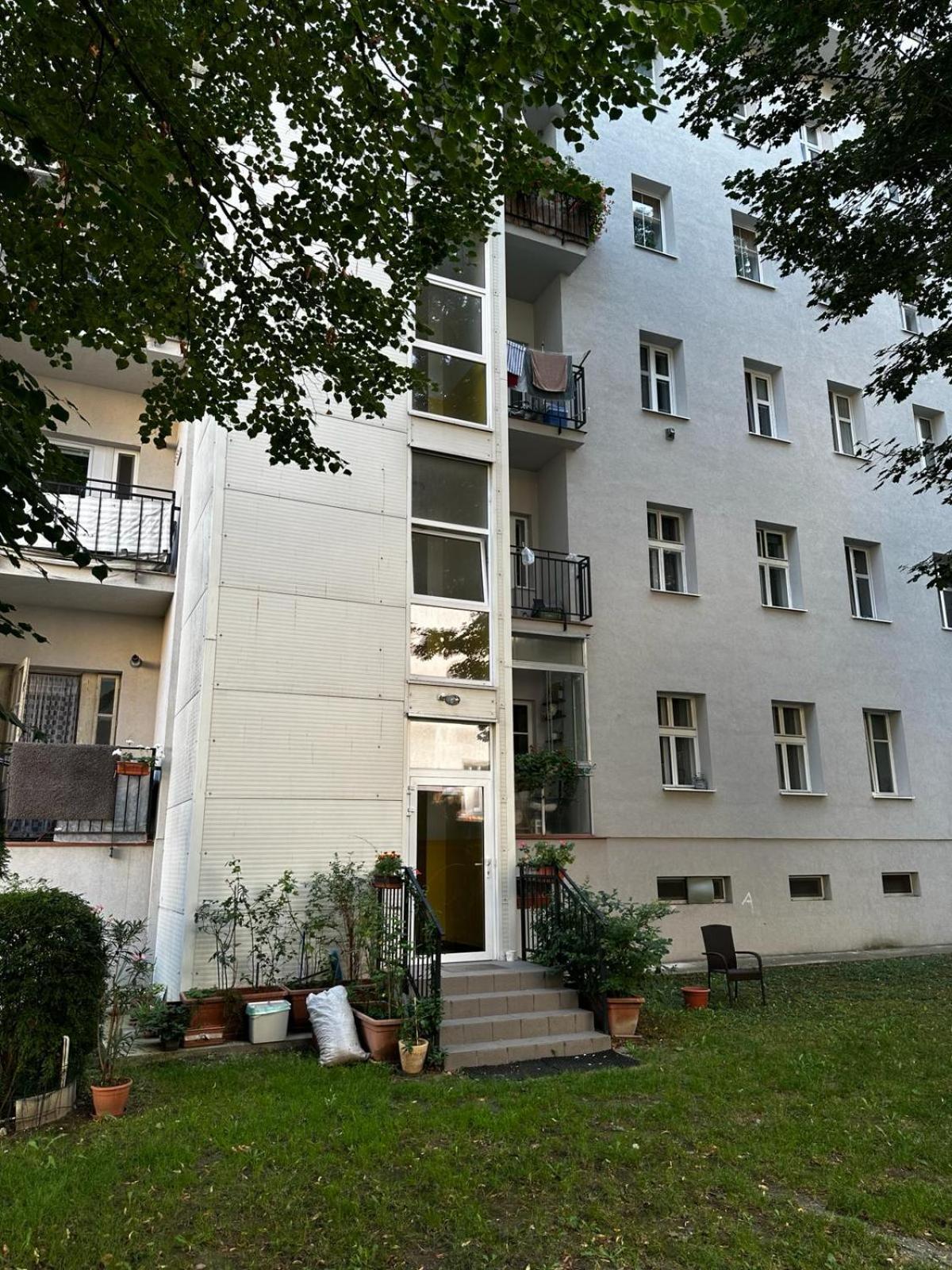 Urban Zenhouse No.2 - Breakfast Included Apartment Bratislava Exterior photo