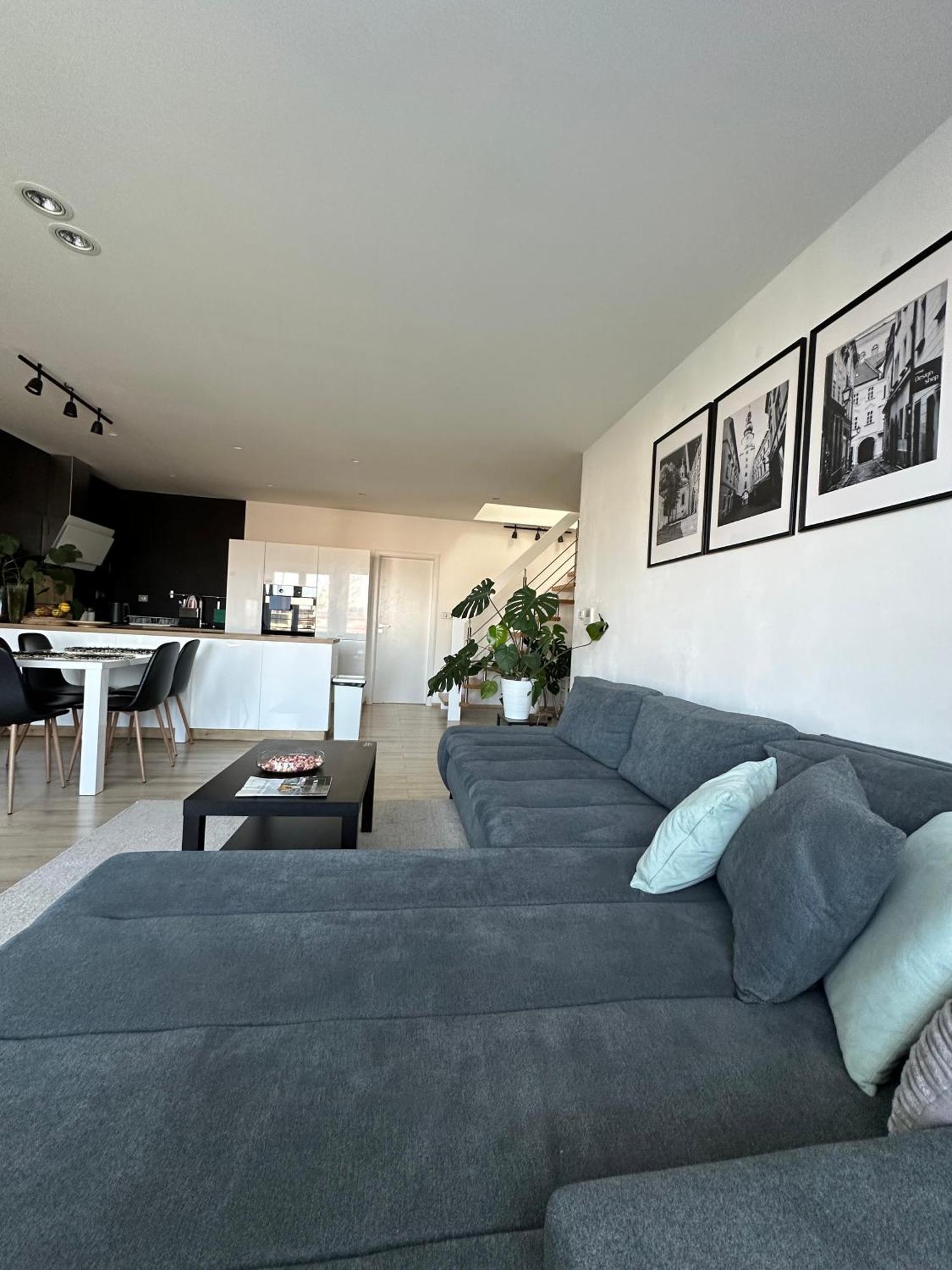Urban Zenhouse No.2 - Breakfast Included Apartment Bratislava Exterior photo